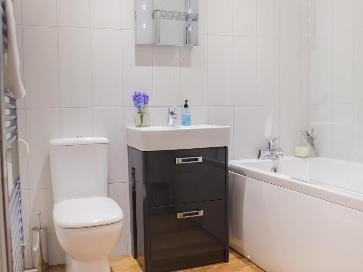 Henge House, Bluestone Apartment Bath Exterior foto